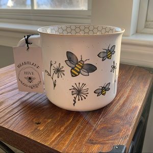 🌿 Heartland Hive Bee Honeycomb Stoneware Coffee Mug